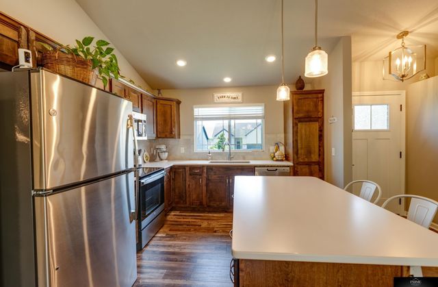 7720 N 108 Street, Omaha, NE 68142