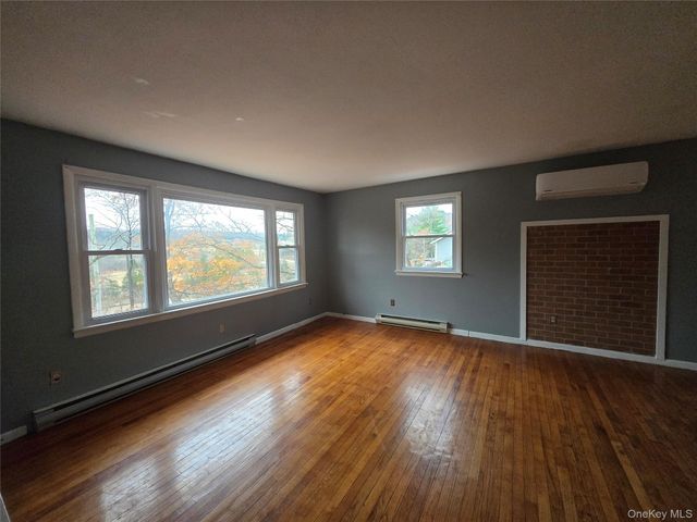 43 Glenmere Homesites Road, Florida, NY 10921