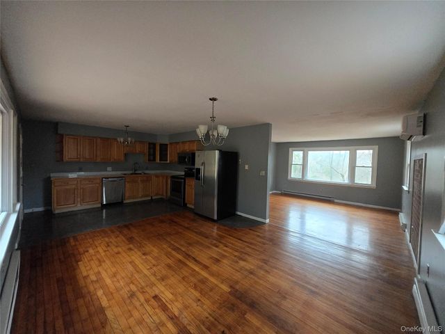 43 Glenmere Homesites Road, Florida, NY 10921