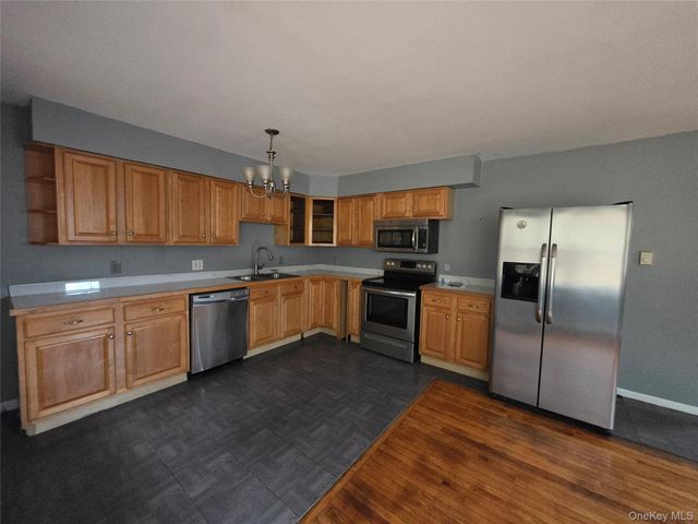 43 Glenmere Homesites Road, Florida, NY 10921