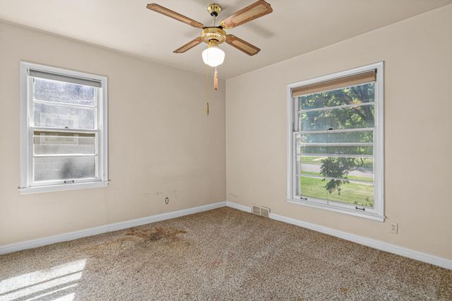 1531 Idaho Avenue W, Falcon Heights, MN 55108