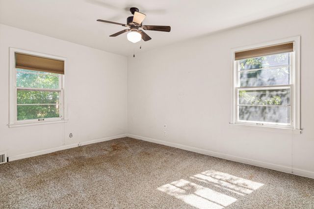 1531 Idaho Avenue W, Falcon Heights, MN 55108