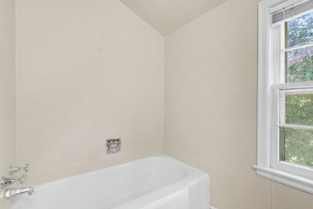 1531 Idaho Avenue W, Falcon Heights, MN 55108