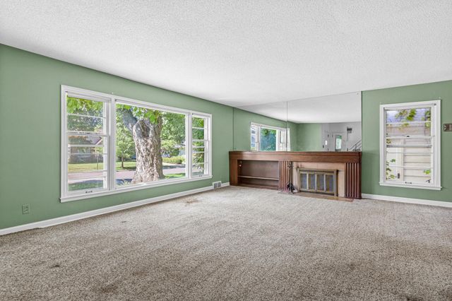 1531 Idaho Avenue W, Falcon Heights, MN 55108