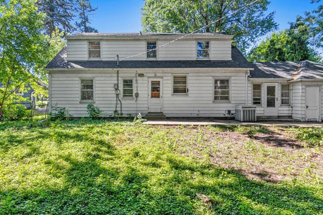 1531 Idaho Avenue W, Falcon Heights, MN 55108