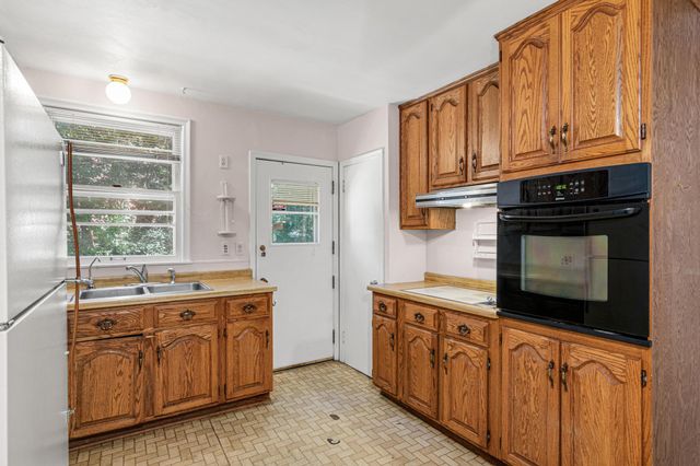 1531 Idaho Avenue W, Falcon Heights, MN 55108