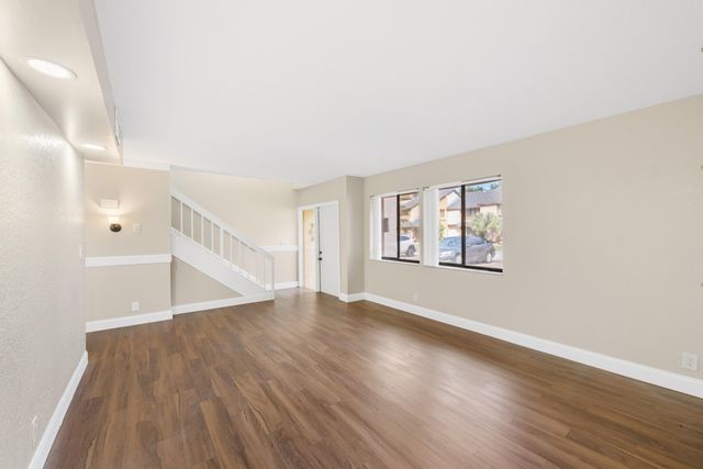 32 Wimbledon Lakes Drive 221, Plantation, FL 33324