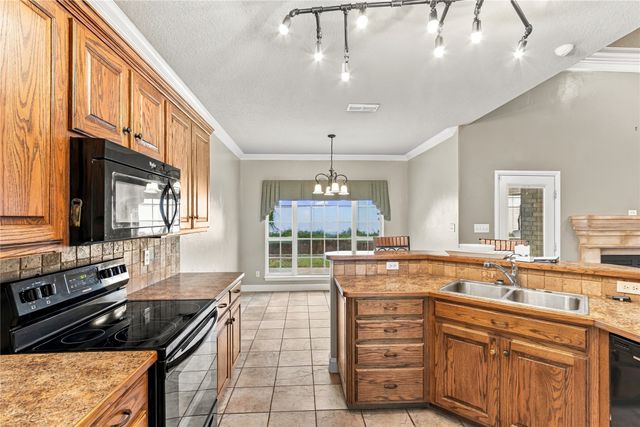 1106 Owl Drive, Decatur, TX 76234