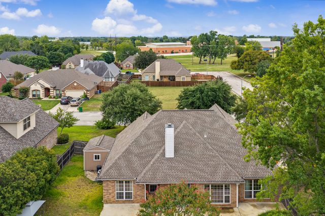 1106 Owl Drive, Decatur, TX 76234