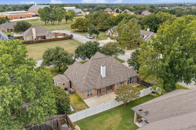 1106 Owl Drive, Decatur, TX 76234
