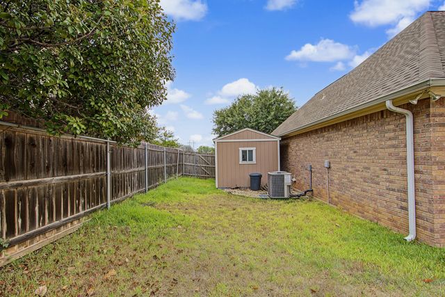 1106 Owl Drive, Decatur, TX 76234