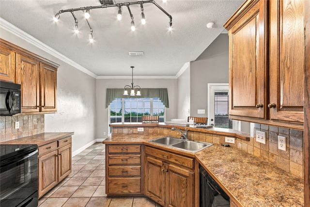 1106 Owl Drive, Decatur, TX 76234