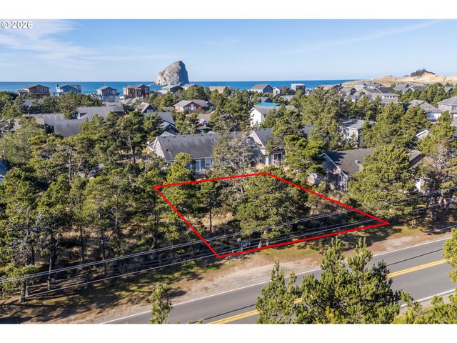 13700 Cape Kiwanda Dr, Pacific City, OR 97135