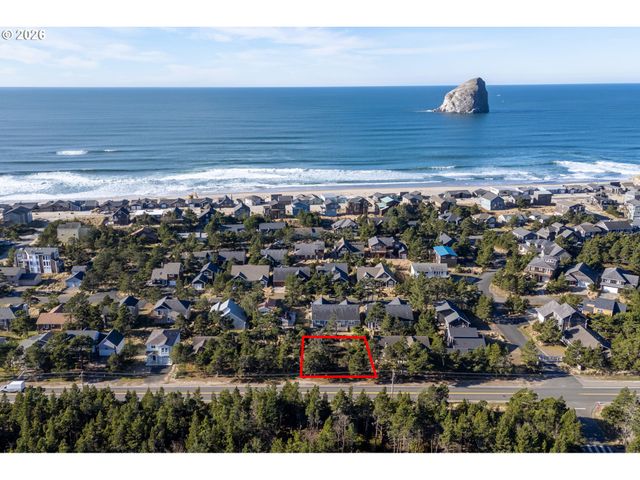 13700 Cape Kiwanda Dr, Pacific City, OR 97135