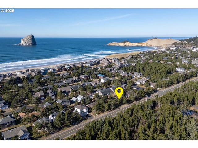13700 Cape Kiwanda Dr, Pacific City, OR 97135
