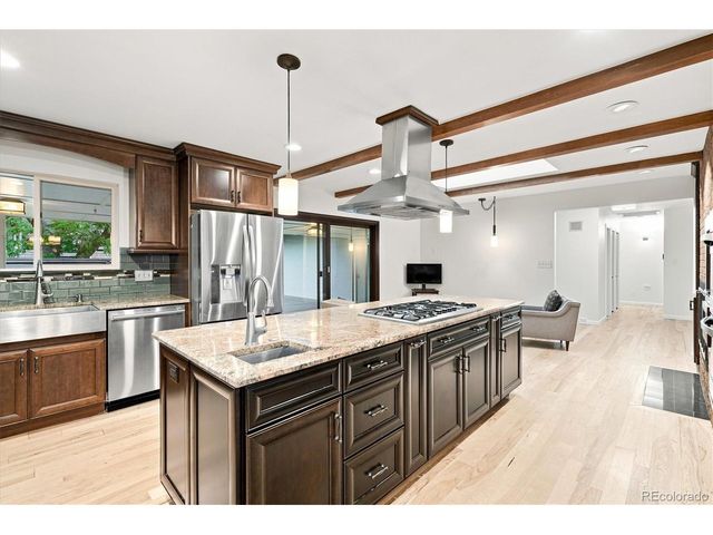 4961 W Quarles Dr, Littleton, CO 80128