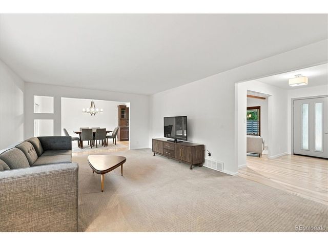4961 W Quarles Dr, Littleton, CO 80128