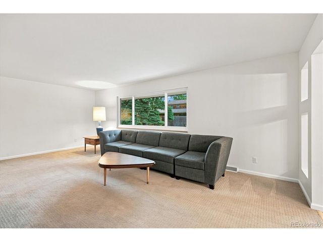 4961 W Quarles Dr, Littleton, CO 80128