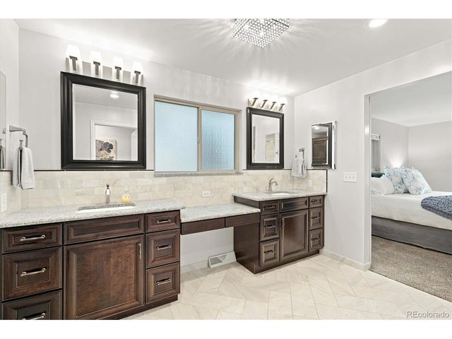 4961 W Quarles Dr, Littleton, CO 80128
