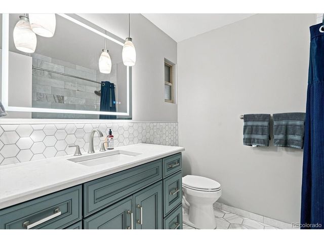 4961 W Quarles Dr, Littleton, CO 80128