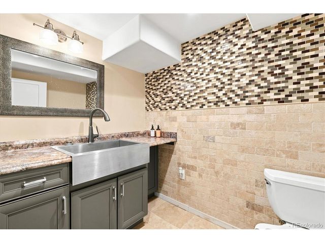 4961 W Quarles Dr, Littleton, CO 80128