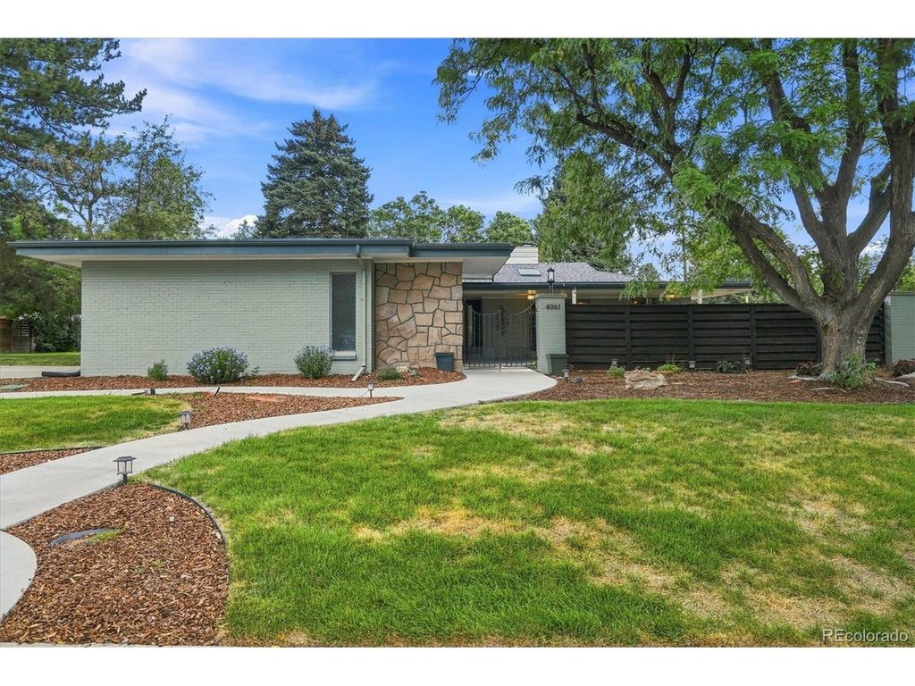 4961 W Quarles Dr, Littleton, CO 80128