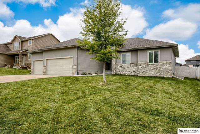 13812 S 49th Street, Papillion, NE 68133