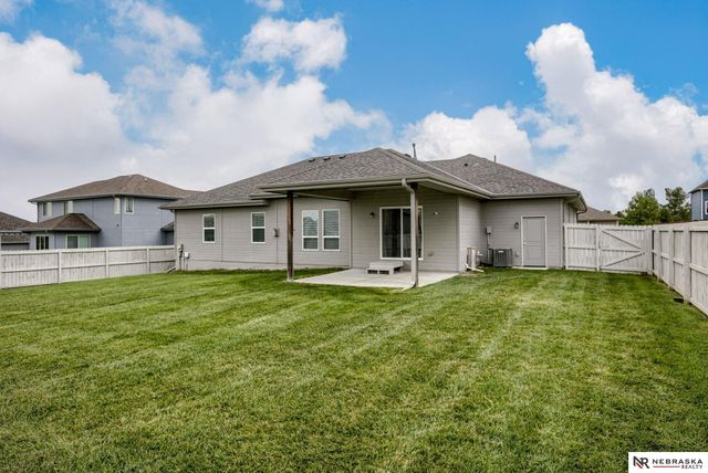 13812 S 49th Street, Papillion, NE 68133