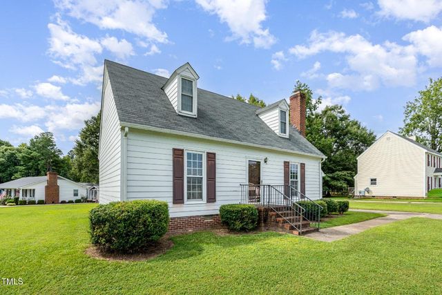 301 Pineview Drive, Zebulon, NC 27597
