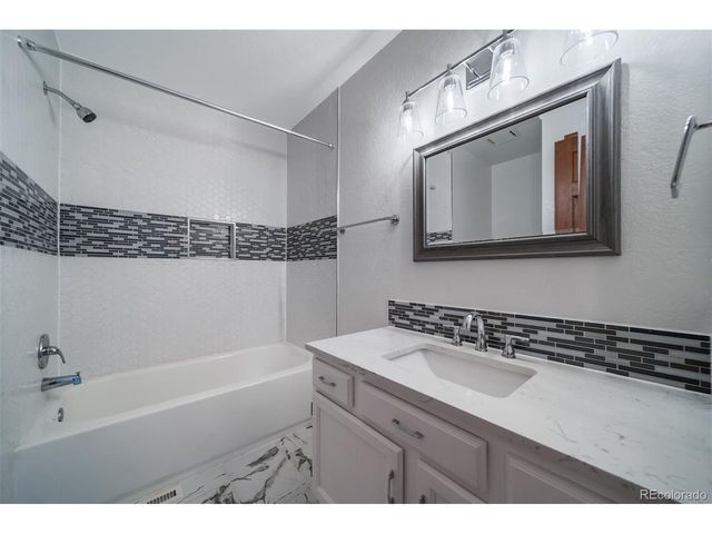 8245 Sun Country Dr, Elizabeth, CO 80107