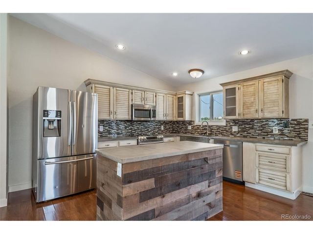 8245 Sun Country Dr, Elizabeth, CO 80107