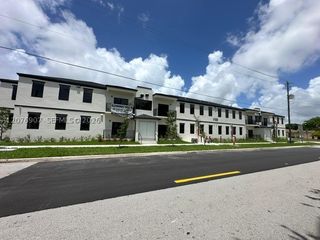 17020 SW 104th Ave 202, Miami, FL 33157