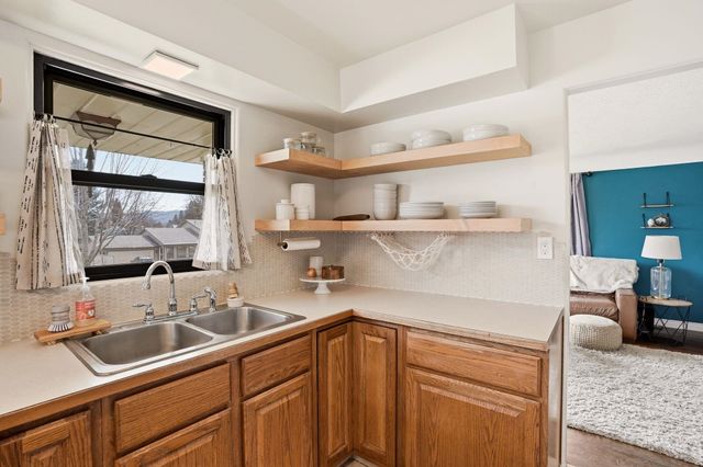 11711 E Alki Ave, Spokane Valley, WA 99206