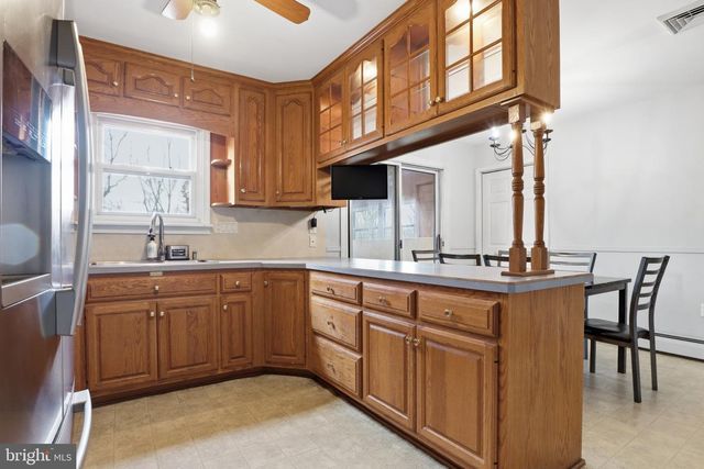 6230 HOCKER DR, Harrisburg, PA 17111