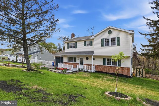 6230 HOCKER DR, Harrisburg, PA 17111