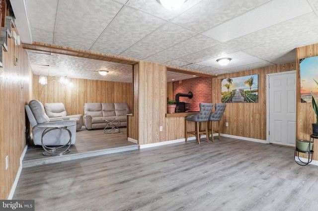 6230 HOCKER DR, Harrisburg, PA 17111