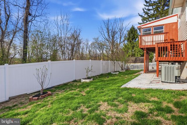 6230 HOCKER DR, Harrisburg, PA 17111