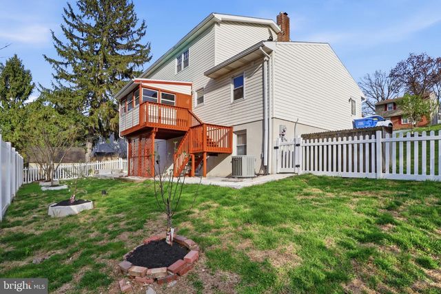 6230 HOCKER DR, Harrisburg, PA 17111