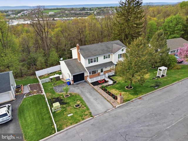 6230 HOCKER DR, Harrisburg, PA 17111