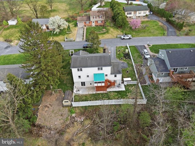 6230 HOCKER DR, Harrisburg, PA 17111