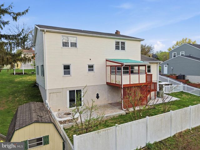 6230 HOCKER DR, Harrisburg, PA 17111