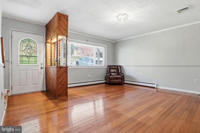 6230 HOCKER DR, Harrisburg, PA 17111