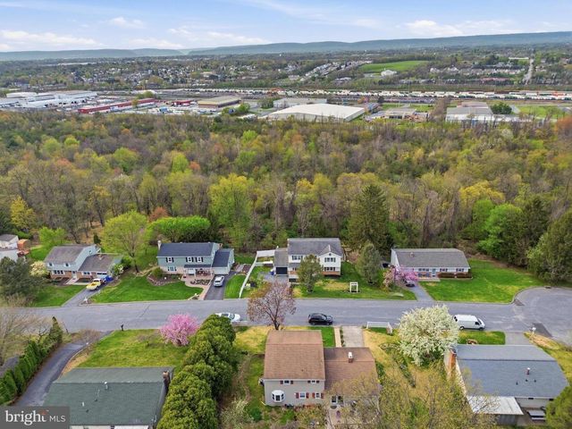 6230 HOCKER DR, Harrisburg, PA 17111