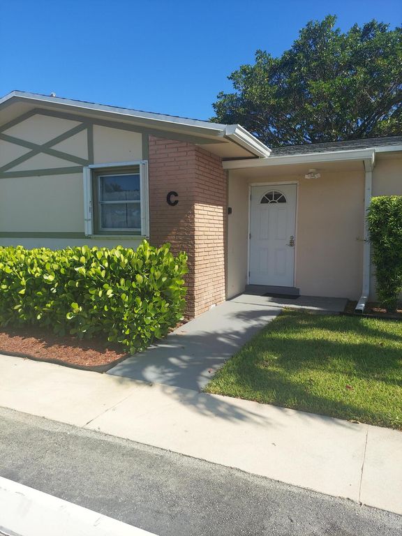 2590 Barkley Drive E C, West Palm Beach, FL 33415