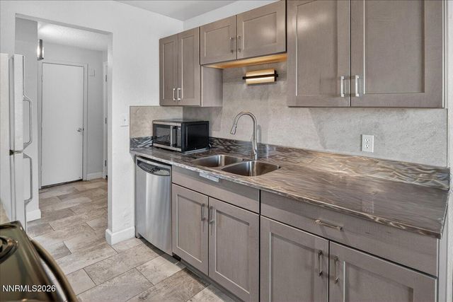 3920 Clear Acre Lane APT 96, Reno, NV 89512