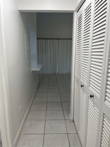 8433 LAURELON PLACE, Temple Terrace, FL 33637