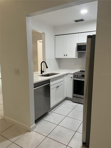 8433 LAURELON PLACE, Temple Terrace, FL 33637