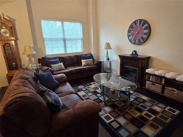 6936 Pascal Way, Fort Worth, TX 76137