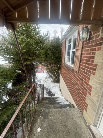 149 Parkwood Dr, Penn Hills, PA 15147