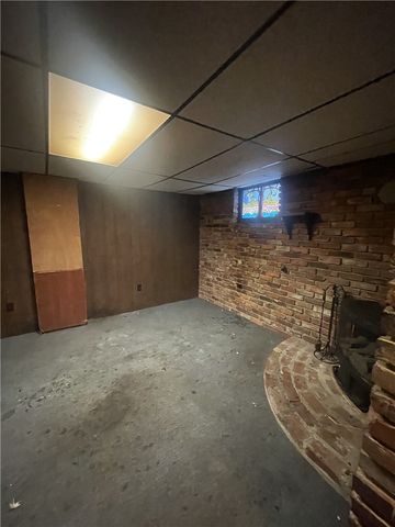 149 Parkwood Dr, Penn Hills, PA 15147